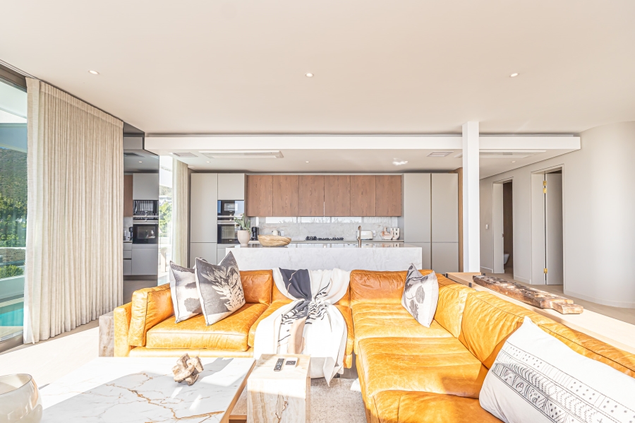 To Let 4 Bedroom Property for Rent in Fresnaye Western Cape